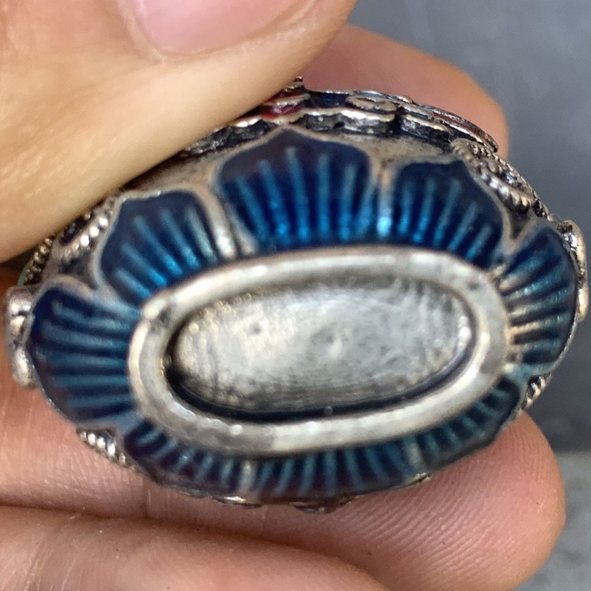 Vintage Cloisonne Bronze Snuff - Vintage Collectible Bottles 评论和价格