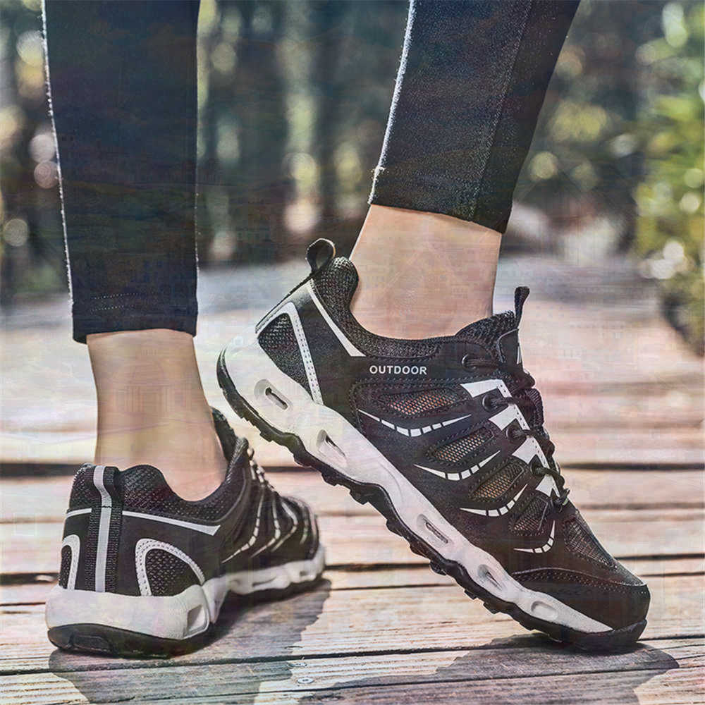 Sumer Round Tip Silver Sneaker - Vintage And Collectible Items 评论和价格