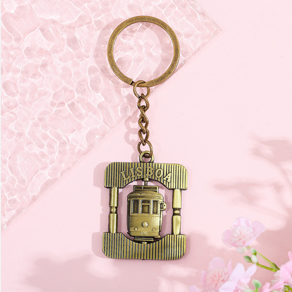 Vintage Tram Design Metal Keyc - Vintage Items 评论和价格